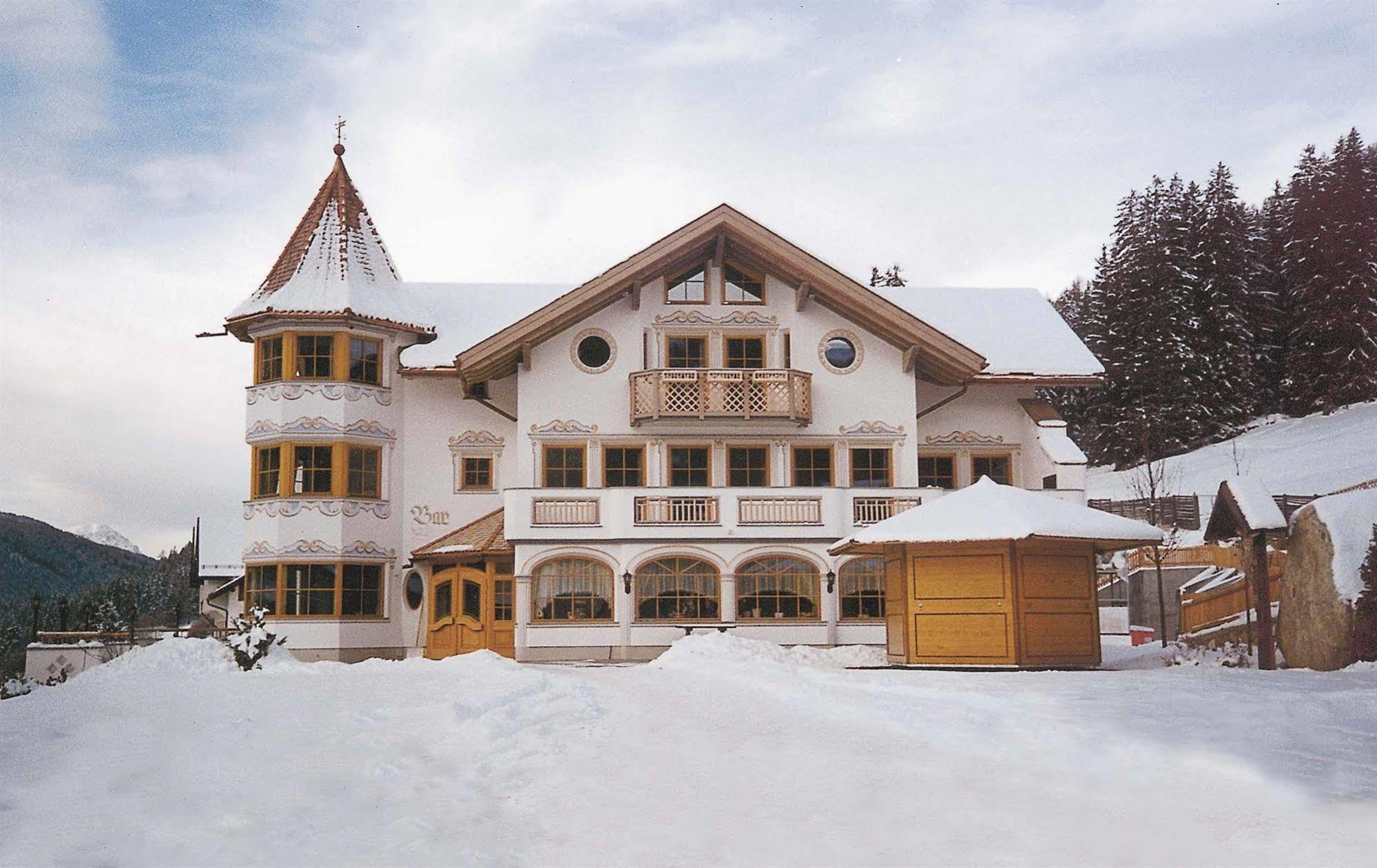 Turmhotel Gschwendt Planca di Sopra Exterior foto